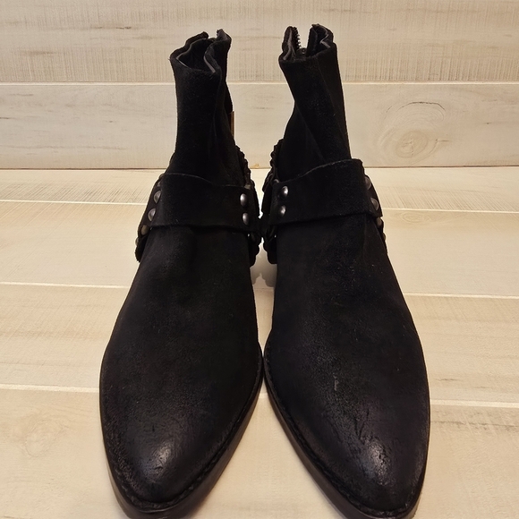 {6} NWT Vintage 7 Alameda Black Suede Western Buckle Ankle Booties - Picture 2 of 15